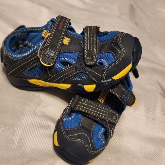 Boys Outdoor Shoes Versatile Walking, Hiking, Water &‎ More Never Worn - Picture 4 of 8